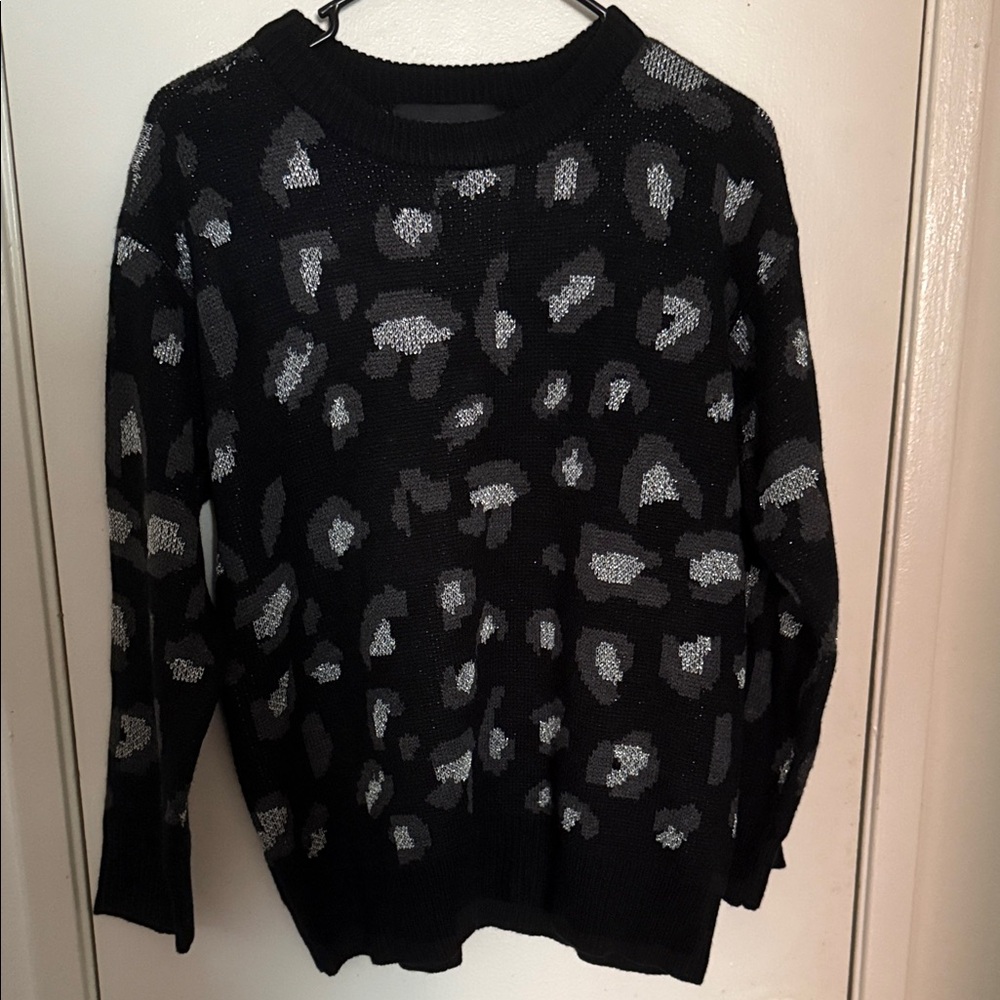 Kendall & Kylie Black and Gray Patterned Crew Neck Sweater
